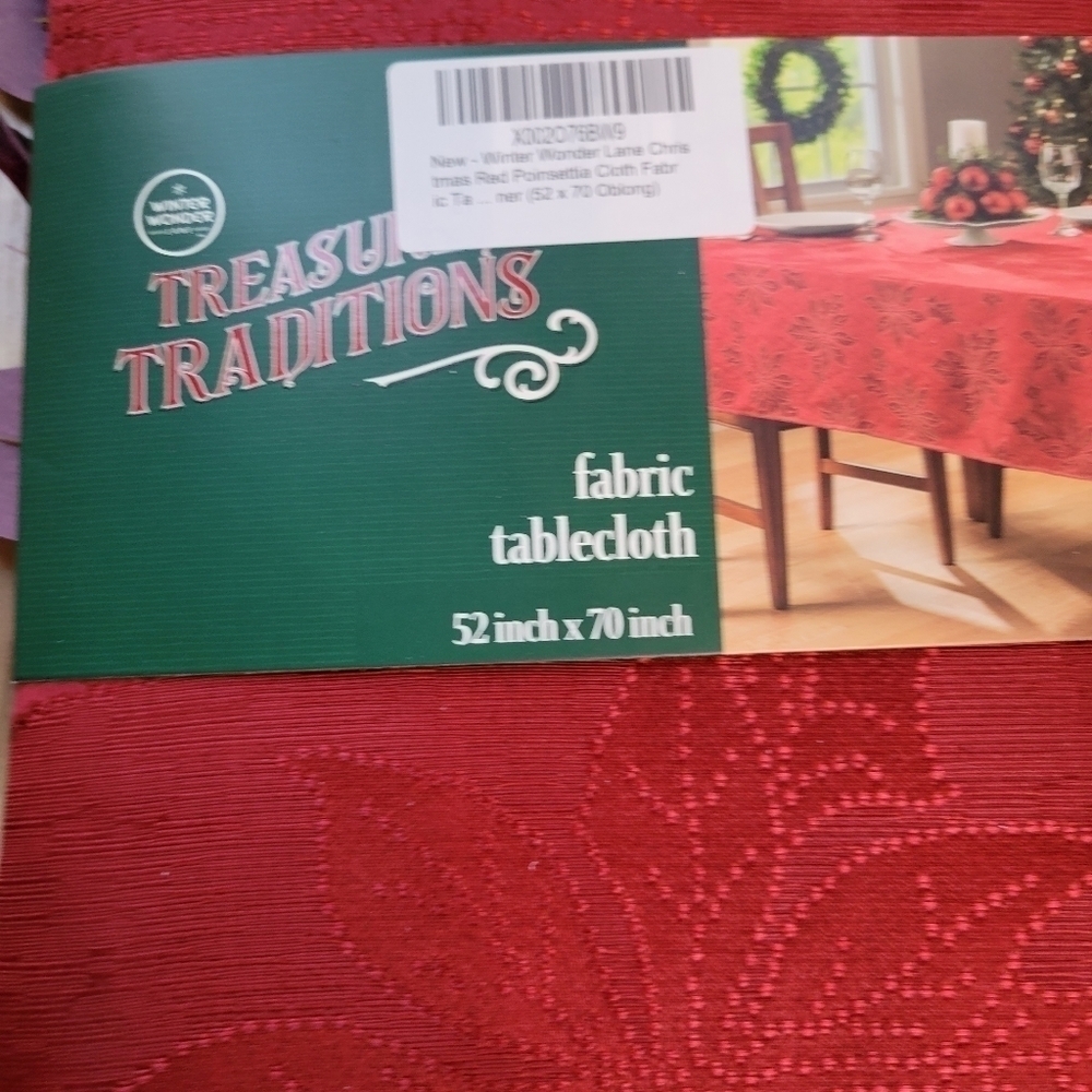 Red or White Poinsettia 52x70"Oblong Tablecloths - Picture 4 of 12